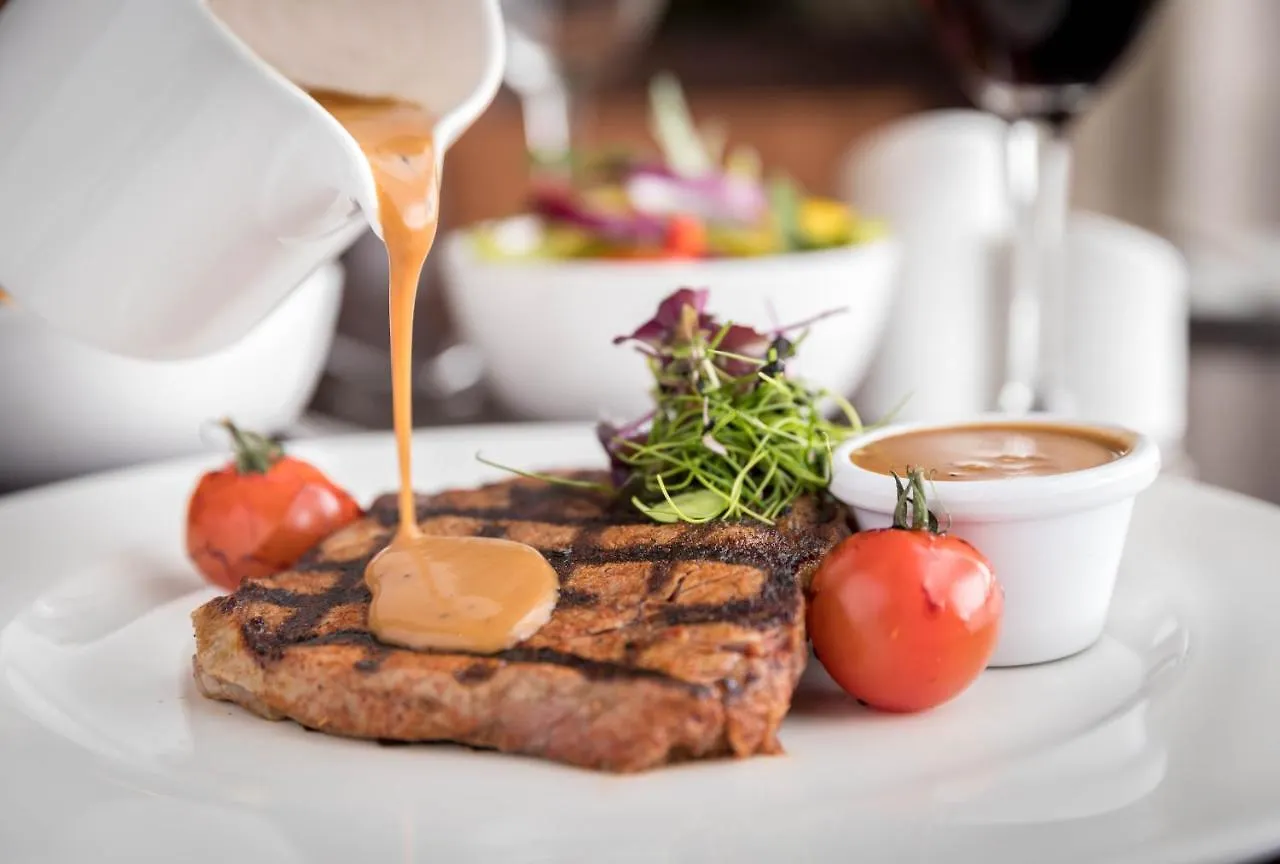 ****  Clayton Hotel Cardiff Lane Дублин Ирландия