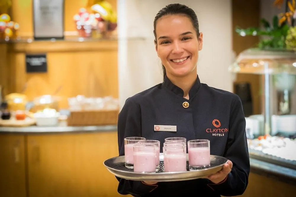 ****  Clayton Hotel Cardiff Lane Дублин Ирландия