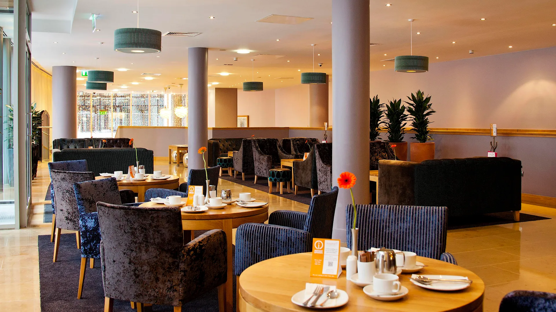 Clayton Hotel Cardiff Lane Дублин 4*,