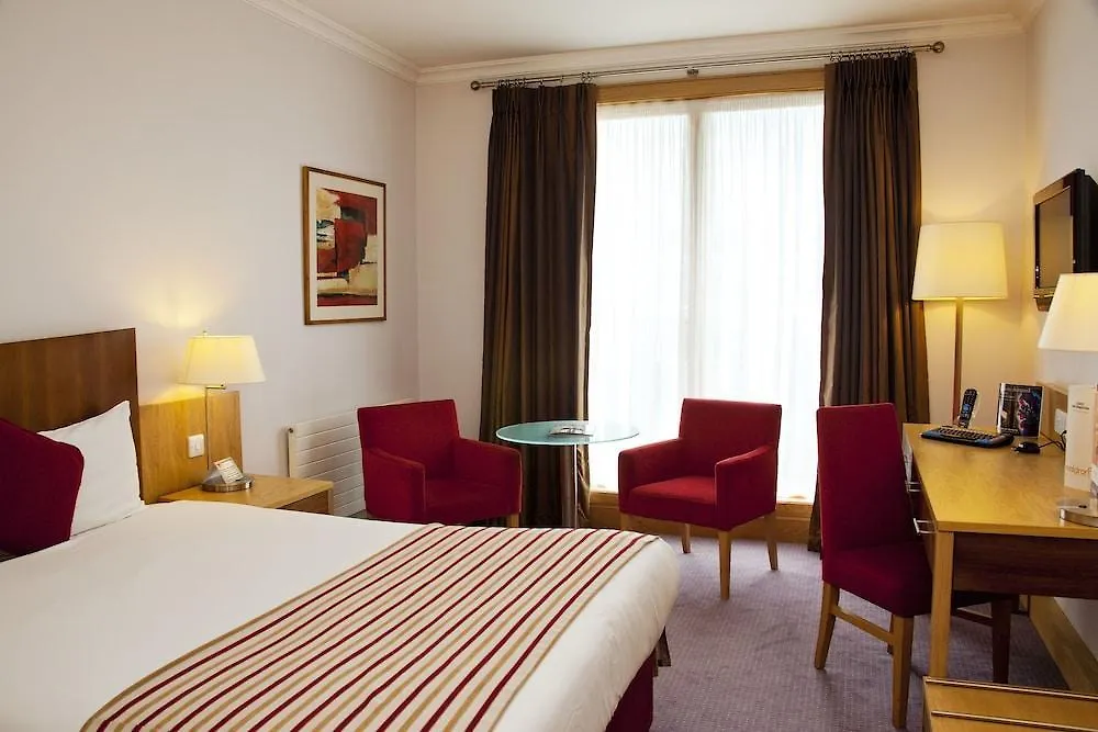 ****  Clayton Hotel Cardiff Lane Dublin Ireland